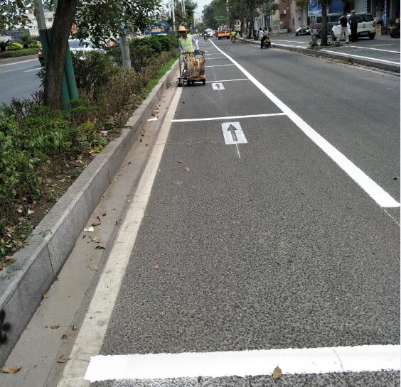 道路劃線現(xiàn)場圖-- 惠州市強路交通工程有限公司