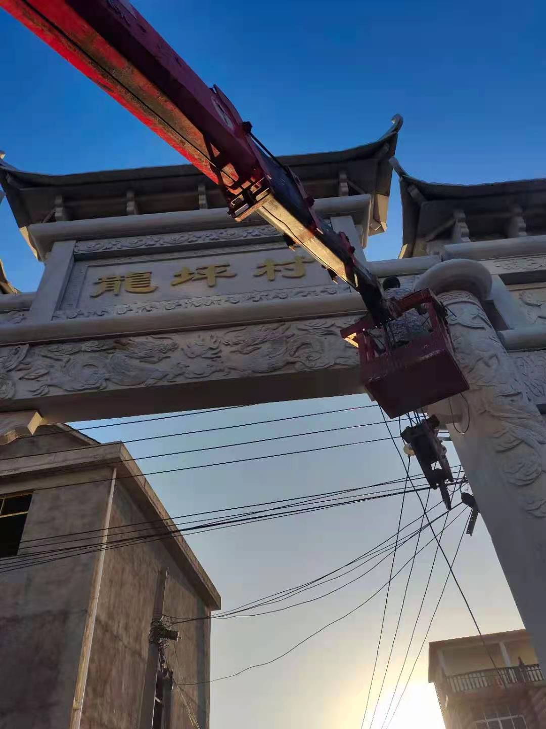 涿州市吊車出租明碼標(biāo)價(jià)，日租月租包年均可-- 涿州市超強(qiáng)吊車租賃部