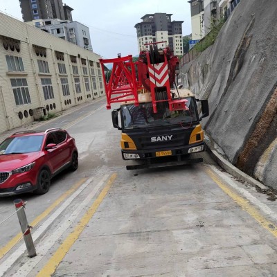 在奉節租吊車的這個過程中應該注意什