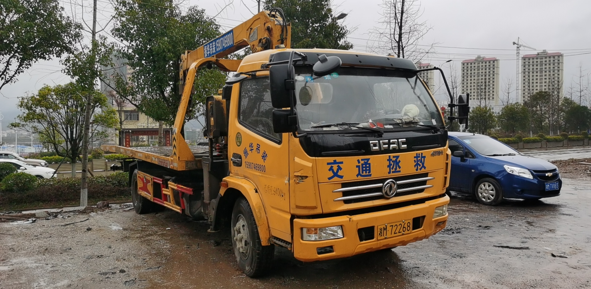 雙牌吊車租賃時(shí)，開(kāi)吊車時(shí)遇到高壓線該怎么辦？-- 永州市振華吊裝救援服務(wù)有限公司