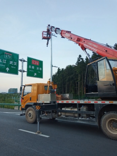 永修縣隨車吊出租的運(yùn)輸范圍有限制嗎？-- 永修縣建峰吊裝吊車出租公司