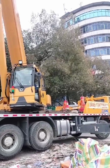 竹溪吊車租賃公司談防止吊車漏油的方法-- 竹溪縣萬兵租賃服務經營部 