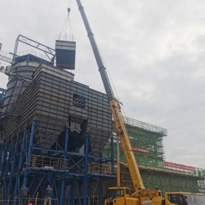 吊車在山區(qū)水庫建設(shè)中吊裝怎樣保證工