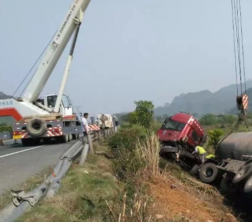 吊車在惡劣天氣條件下如何避免故障發生？-- 平果騰達吊車吊裝服務有限公司