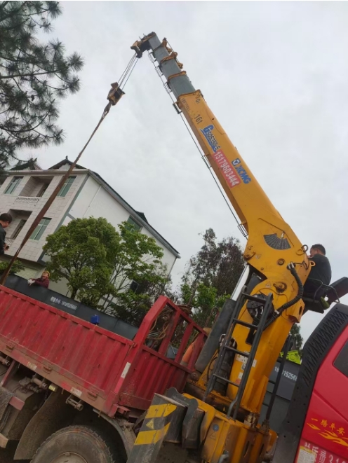 吊車的性能可靠嗎，吊車吊裝怎樣選擇吊點？-- 永豐縣鑫路達吊拖公司