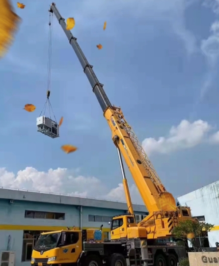 大型建筑施工時，履帶式吊車和汽車式吊車哪種更合適？-- 安平縣宋氏建筑工程機械租賃有限公司