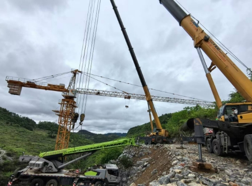 除了 50 噸的吊車，還有哪些噸位的吊車常用于工程項目中?-- 河北軒耀建筑機械設備租賃有限公司