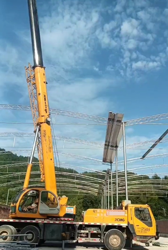 小型建筑工程需要租用哪種類型的吊車來吊運(yùn)建材？-- 梧州市大力吊裝服務(wù)中心