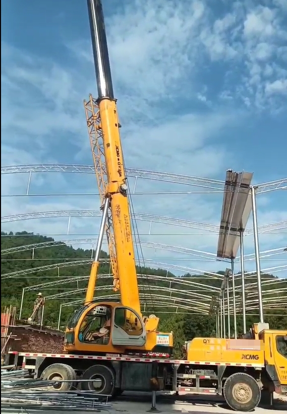 對于超高建筑物的吊運(yùn)作業(yè)，哪種吊車能滿足起吊高度？-- 晉城市宏泰吊裝設(shè)備搬運(yùn)服務(wù)中心