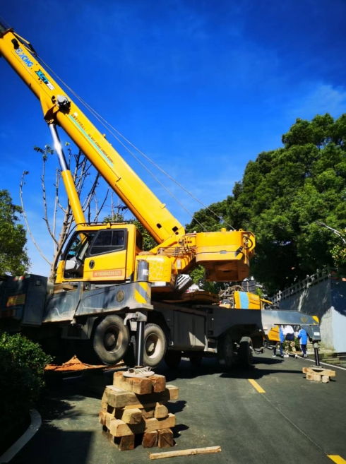 醴陵專業吊車出租，定制化服務方案滿足多元需求。-- 醴陵市本地吊裝服務有限公司 