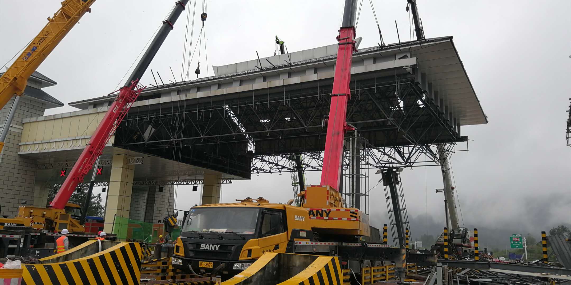 惠州吊車出租作業人員在吊裝操作中的14點常識-- 惠州市勝泰大件吊裝運輸