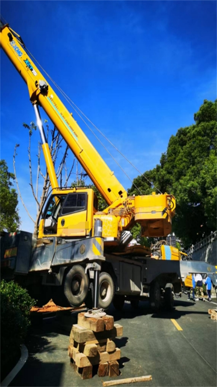 吊車在橋梁水下基礎施工環節發揮的重要作用！-- 臨汾洪洞建輝吊車吊裝服務中心