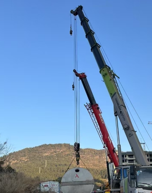 葫蘆島市工廠設備更新，可靠吊車出租解難題！-- 葫蘆島巨力吊裝設備搬運服務中心