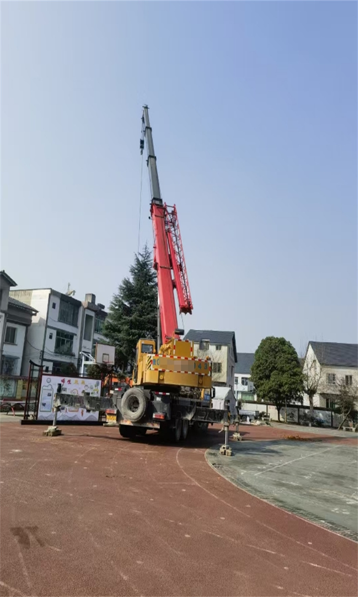 舞鋼市周邊項目多，在哪能租到靠譜吊車和隨車吊？-- 河南舞鋼市杰英吊車出租服務中心