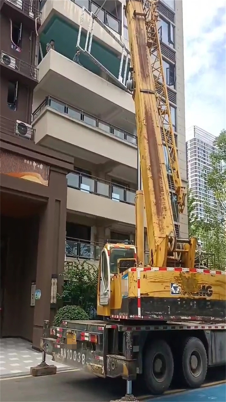 新江口鎮(zhèn)大型建筑工程，吊車租賃怎樣確保全程高效？-- 松滋市宏海起重吊裝吊車出租服務(wù)中心